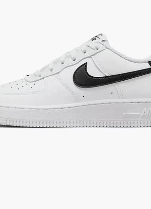 Класичні низькі кросівки nike air force 1 у базовому контрастному забарвленні white/black.розмір:39(24,5см)