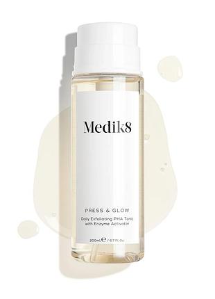 Ежедневный отшелушивающий тоник с рна и активатором ферментов medik8 press & glow medik8 press glow