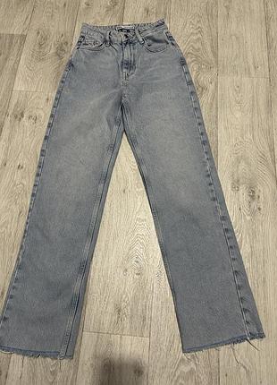 Джинсы светло-голубые для девочки от бренда zara