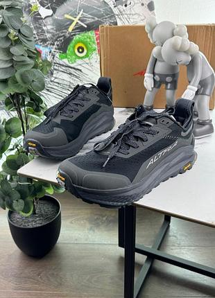 Нові кросівки altra olympus 6 43 розмір