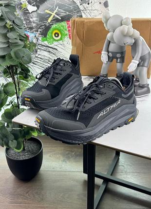 Нові кросівки altra olympus 6 42.5 розмір