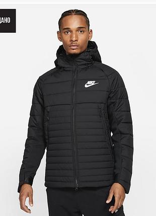 Чорна куртка nike