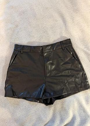 Шкіряні шорти zara m