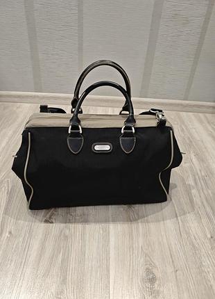 Дорожная сумка-тоут baggallini в стиле сохо, черная, 40,5 x 28 см.