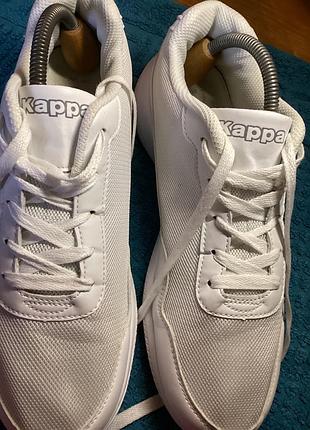 Жіночі кросівки kappa, розмір 41  стильні білі кросівки kappa у хорошому стані.