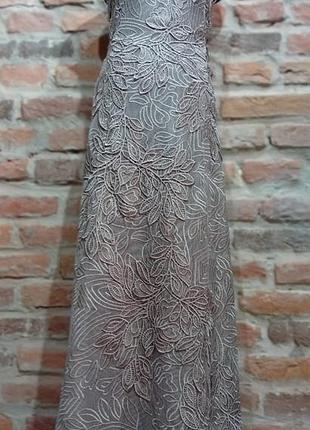 Оригинальное вечернее платье из кружева от alberta ferretti