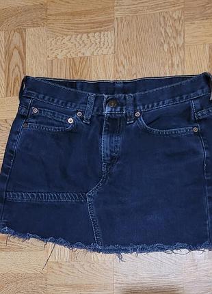 Юбка черная джинсовая мини levis 690 мальта  размер s