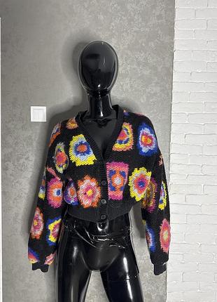 Вкорочена кофта кардиган bershka. m