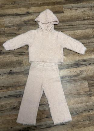 Чудовий костюмчик