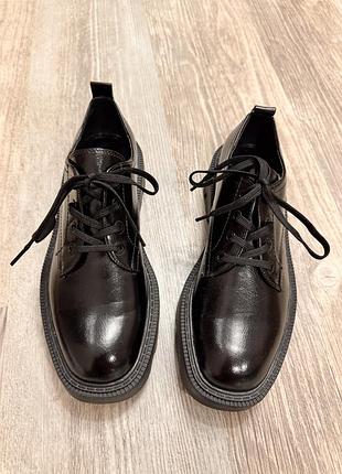 Жіночі черевики zara