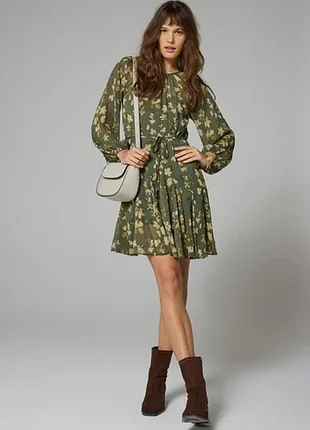 Ніжна жіноча сукня від бренду et vous (лінійка matalan) у м’якому оливково-зеленому кольорі з квітковим принтом