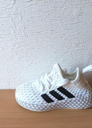 Классные кроссовки adidas 21 р. стелька 13,5 см