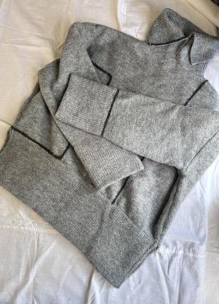 Светр сірий zara з горловиною теплий