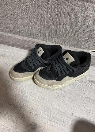 Розмір 36jordan4
