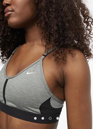Сіро чорний спортивний топ nike