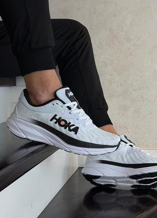 Мужские кроссовки hoka белые