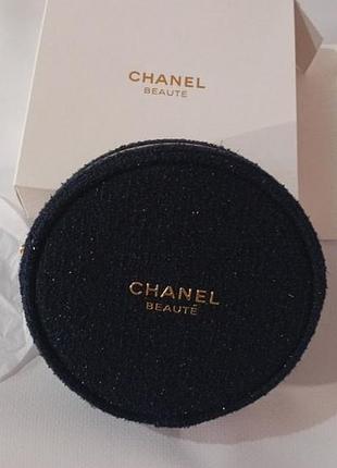 Косметичка chanel beauté holiday 2025 limited edition round cosmetic pouch