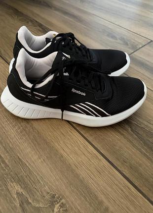Кросівки жіночі nike 37 р