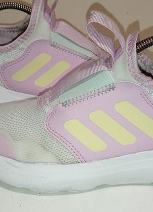 Брендові супер легкі кросівки adidas.