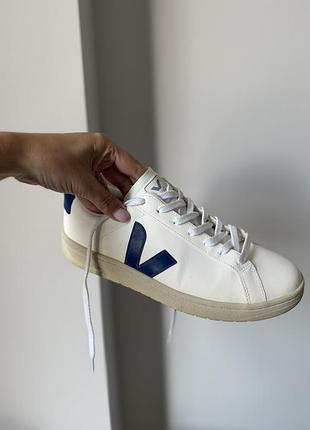Кросівки, кеди veja