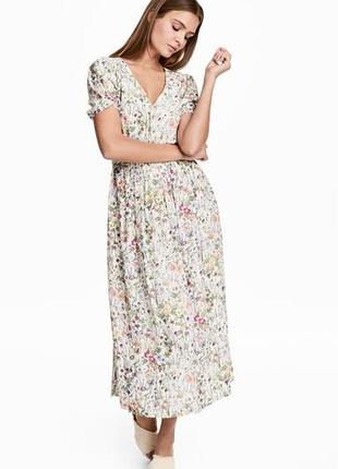 Нежное платье h&amp;m с пояском, в цветы.