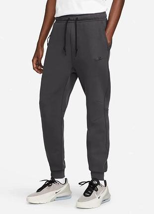 Спортивные штаны nike sportswear tech fleece