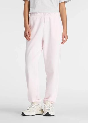 Спортивные штаны new balance essentials french terry