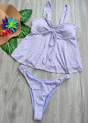 Світло-фіолетовий комплект танкіні та бікіні з жакардовою вишивкою та топом-камізолом зі шнурком спереду