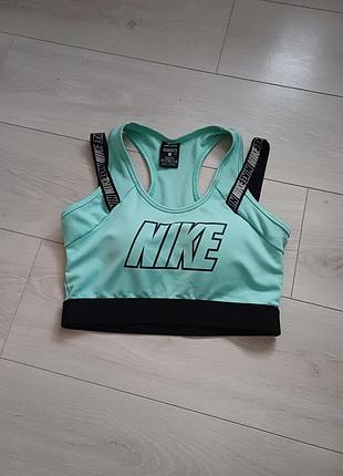 Спортивный топ nike