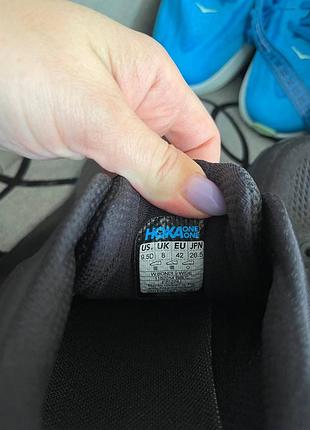 Продам кроссовки женские hoka