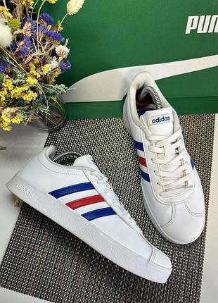 Оригінальні кросівки adidas