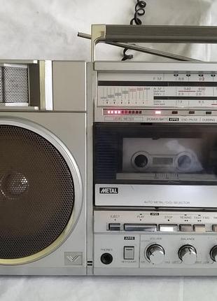 Вінтажна магнітола sharp gf-500, японія, 1980е року.