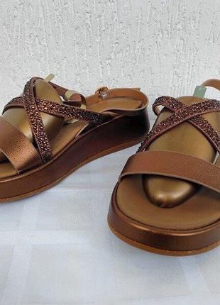 Кожанние,брендовие,ортопедические босоножки fit flop р.39