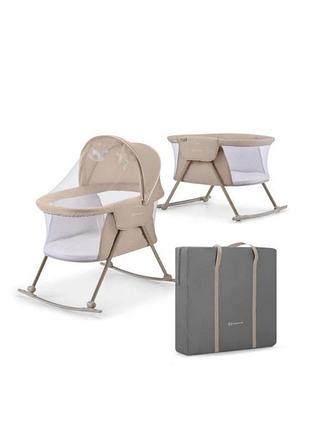 Бежевая люлька-качели kinderkraft lovi 3 в 1 с мягким матрасиком, складным капюшоном и подвесными игрушками