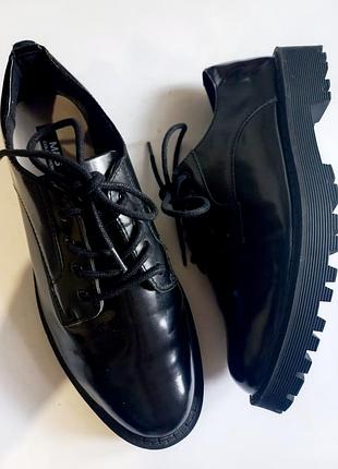 Туфли-броги m&amp;s (marks &amp; spencer)wide fit (для широкой стопы) 39-40 (uk 6.5) в идеальном состоянии из натуральной лакированной кожи