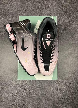 Nike shox r4 sakura black pink