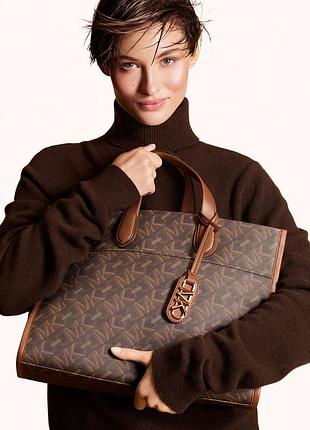 Жіноча сумка тоут michael kors з принтом