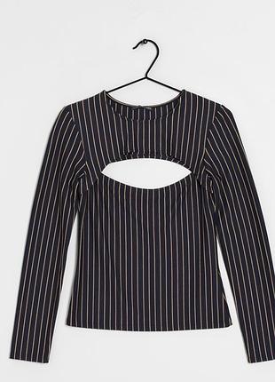 Классная кофточка с вырезом zara