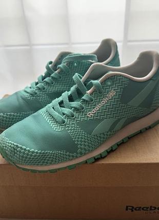 Жіночі кросівки reebok