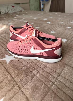 Спортивні кросівки nike жіночі кросівки для бігу nike run 40р. кросівки спортивні для тренувань фітнесу йоги бігу nike