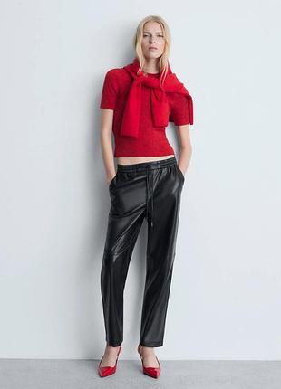Брюки джоггеры из искусственной кожи mango - s, m, l, xl