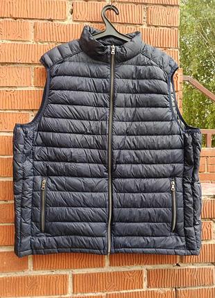 Мужской легкий пуховый жилет / пуховик 100-граммовка marks & spencer stormwear (размер 3xl)