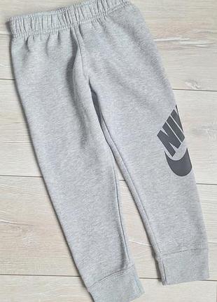 Брюки теплые на мальчика 4-5 лет nike