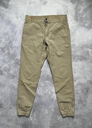 Бежевые брюки джоггеры nike joggers s / мужские брюки nike