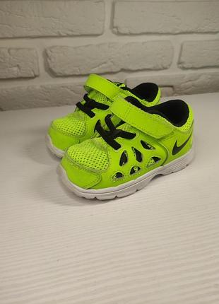 Стильные кроссовки nike