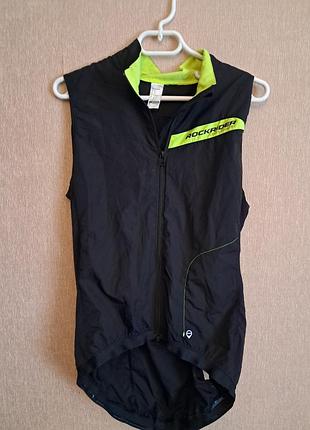 Чорний велосипедний жилет від бренду rockrider (decathlon)