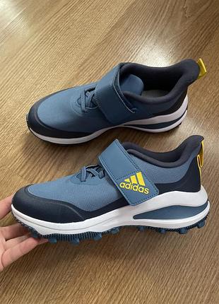 Нові кросівки на липучках adidas 23,5 см