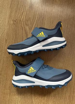 Нові кросівки на липучках adidas 23,5 см