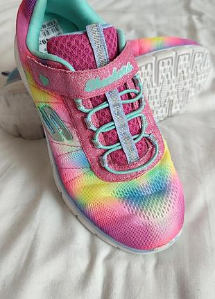 Фирменные красочные кроссовки skechers