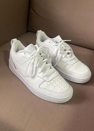 Кросівки жіночі nike
